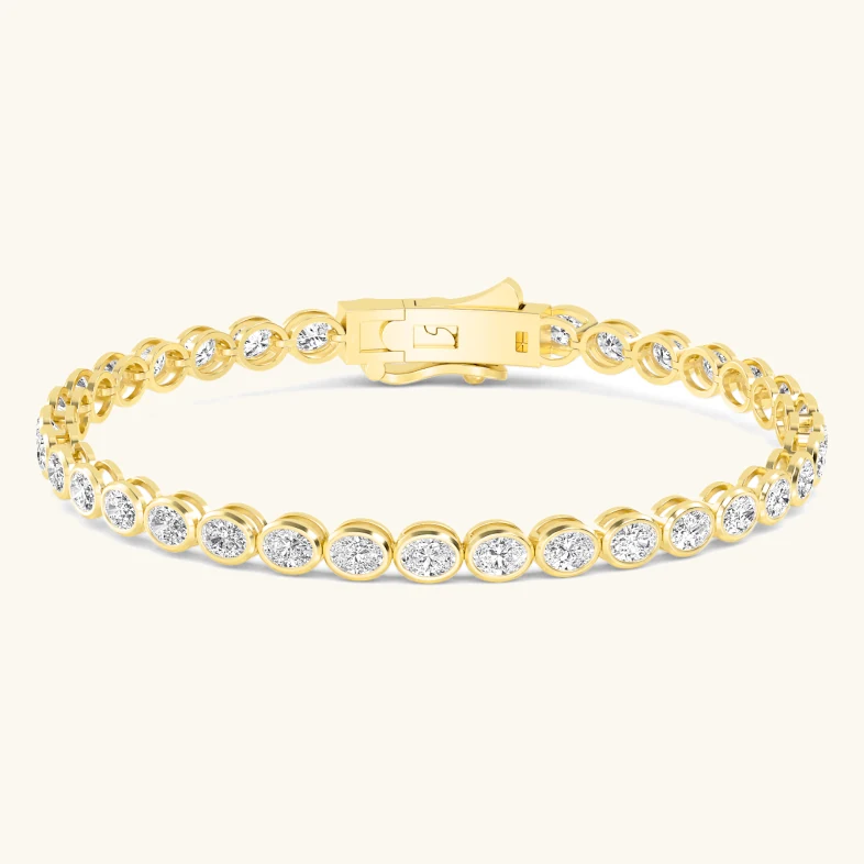 Lullaby Oval, Oval East-West Bezel Bracelet in Yellow Gold, oval
