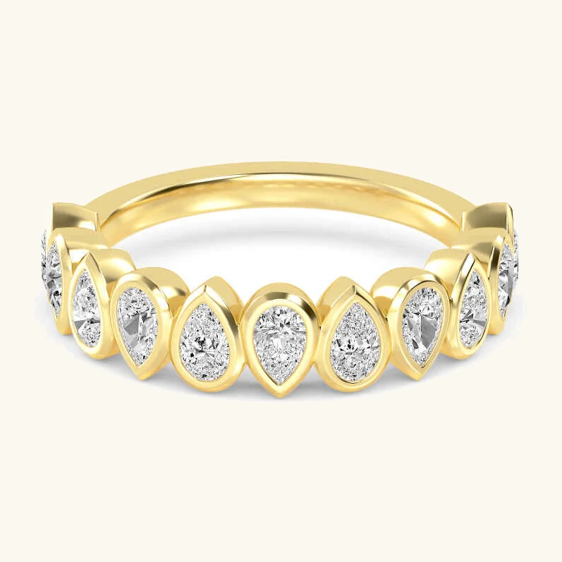 Pebble Pear Upright, Upright Pear Bezel Band in Yellow Gold, pear