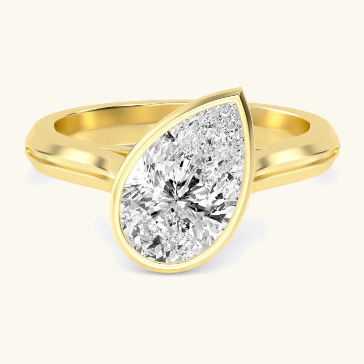 Drop, Pear Bezel Solitaire in Yellow Gold, pear