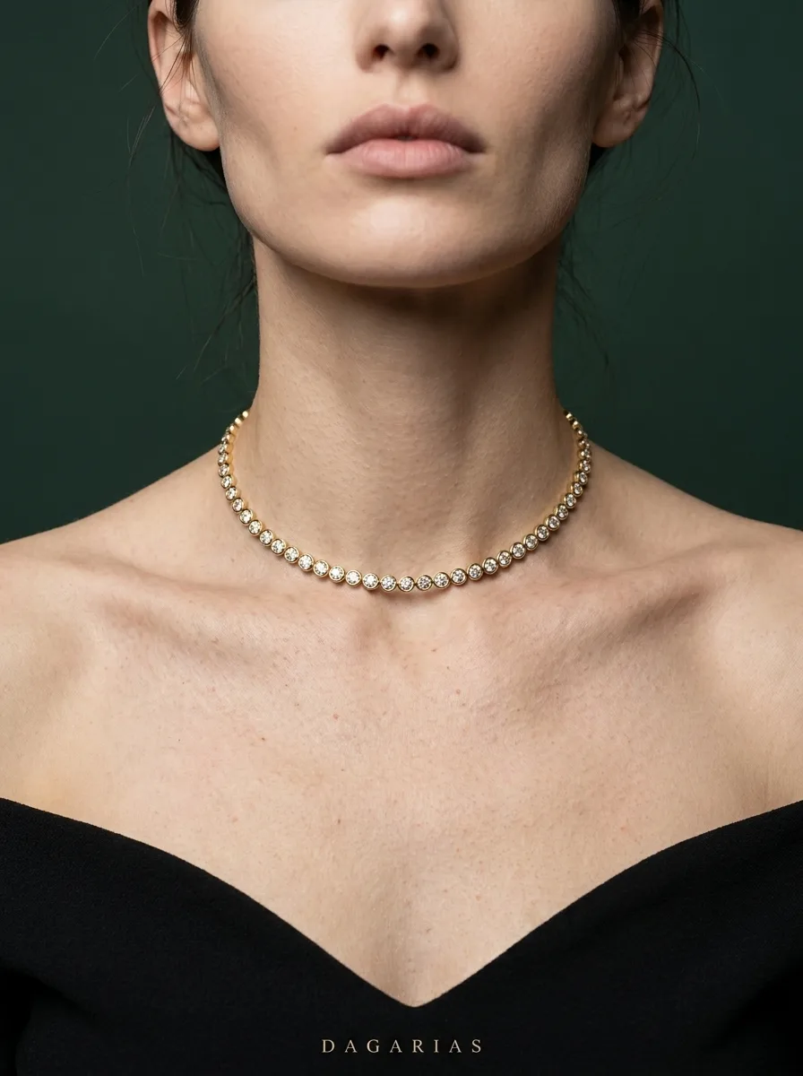 Pulse Round, Bezel Line Choker in Yellow Gold, round, worn