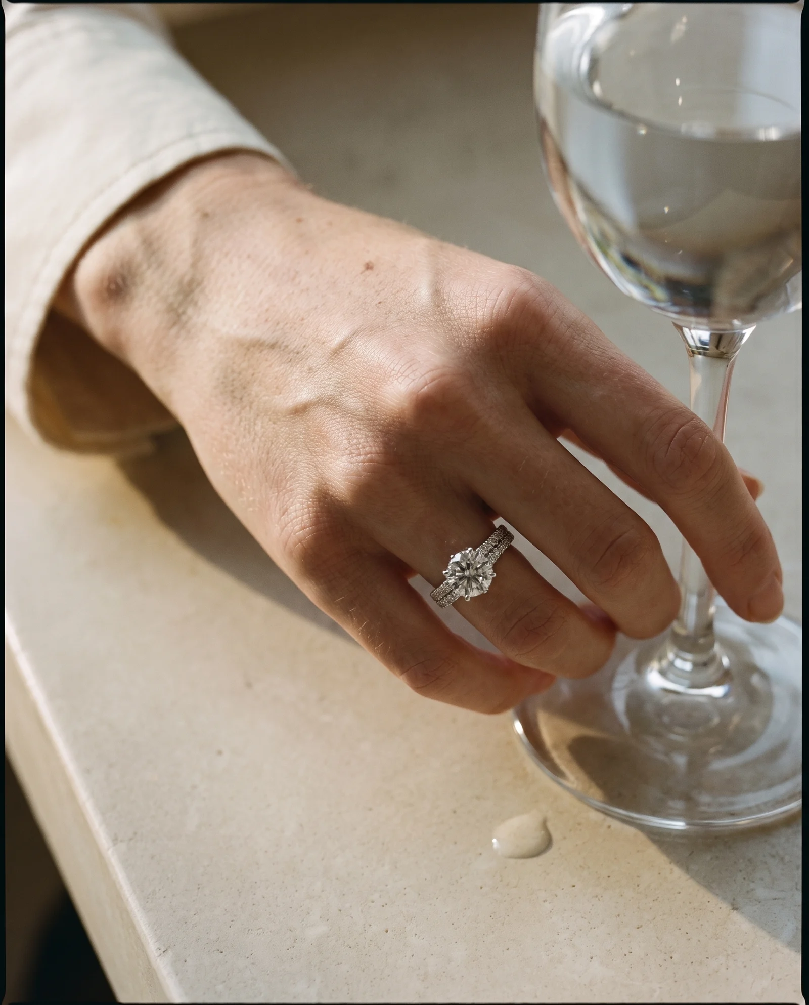 Inlet, Four Prong Round Solitaire, Pavé Band in White Gold, round, worn