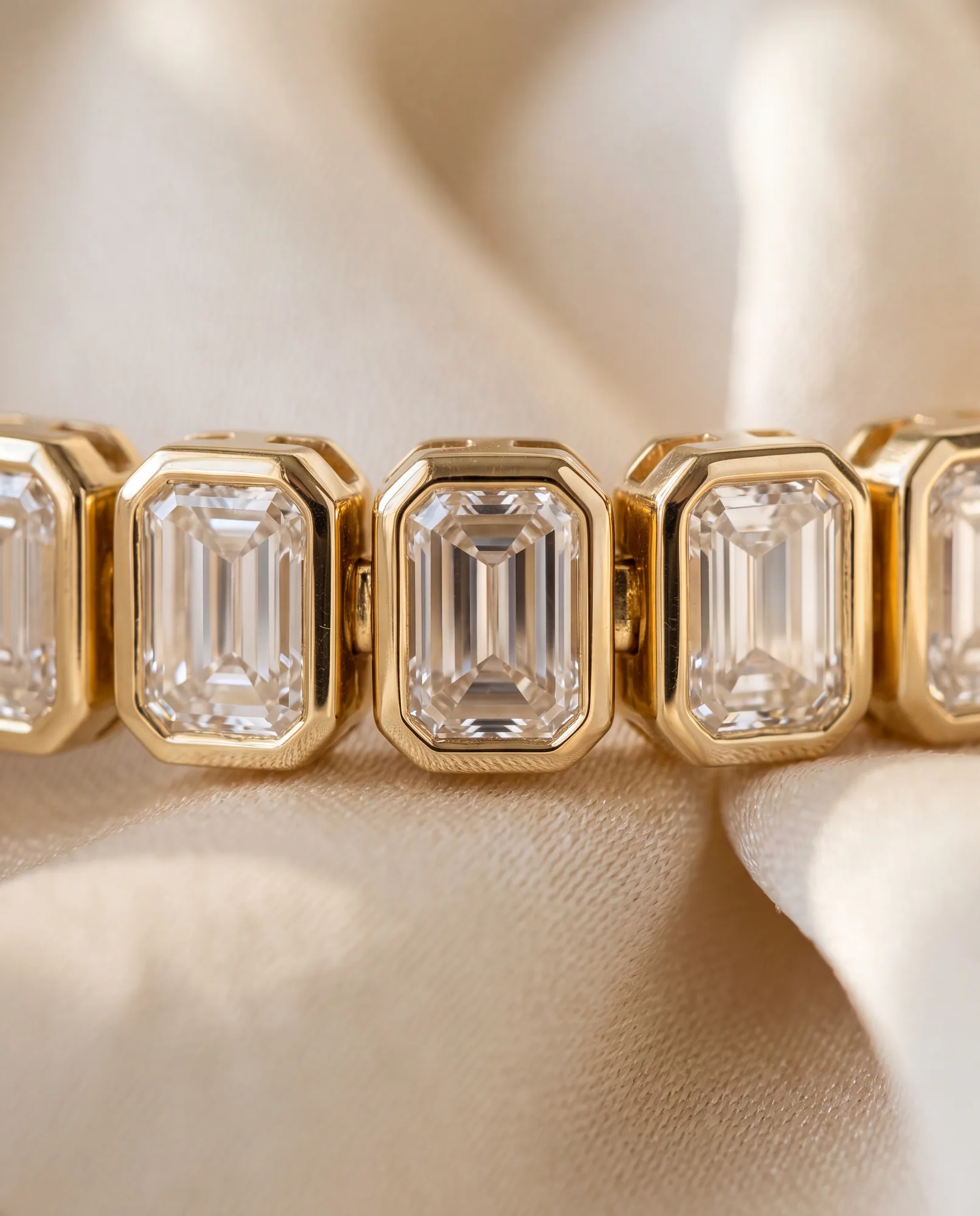 Ovation Emerald, Emerald-Cut North-South Bezel Bracelet in Yellow Gold, emerald, side profile