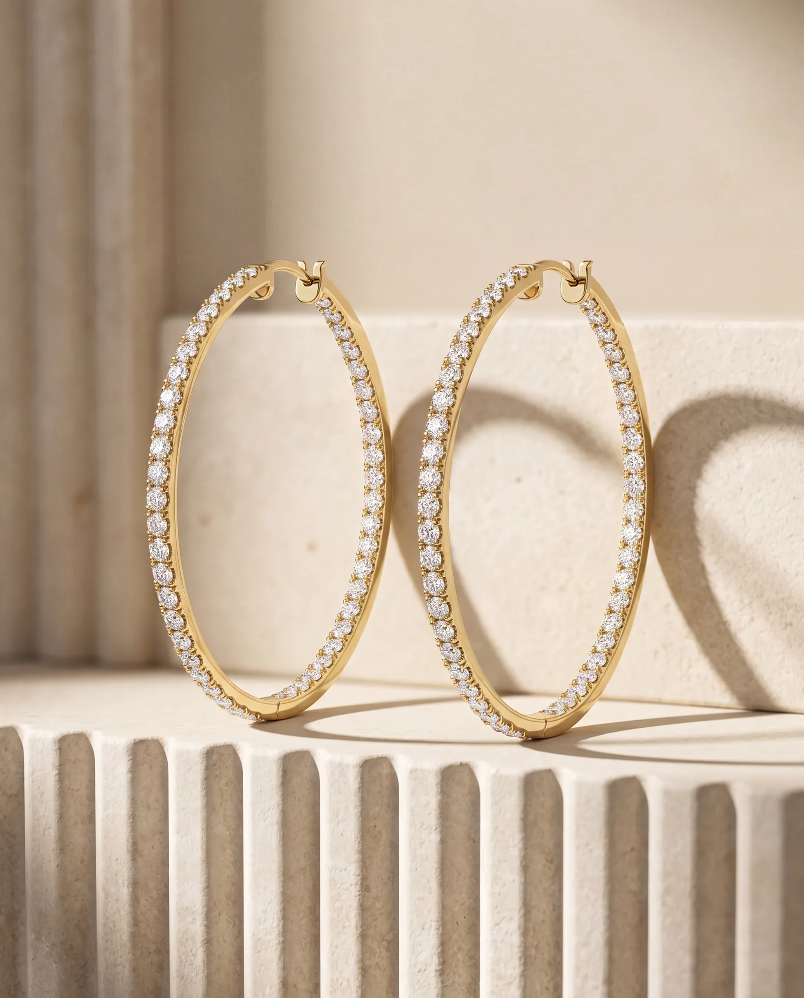 Feather, Lightweight Hoops in Yellow Gold, round