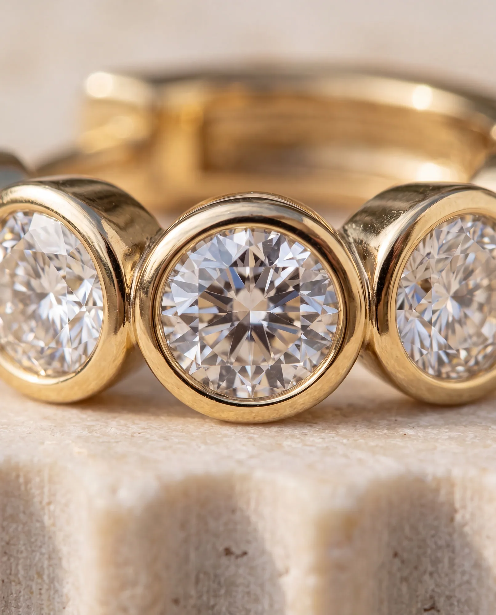 Carousel Round, Round Bezel Hoops in Yellow Gold, round, side profile