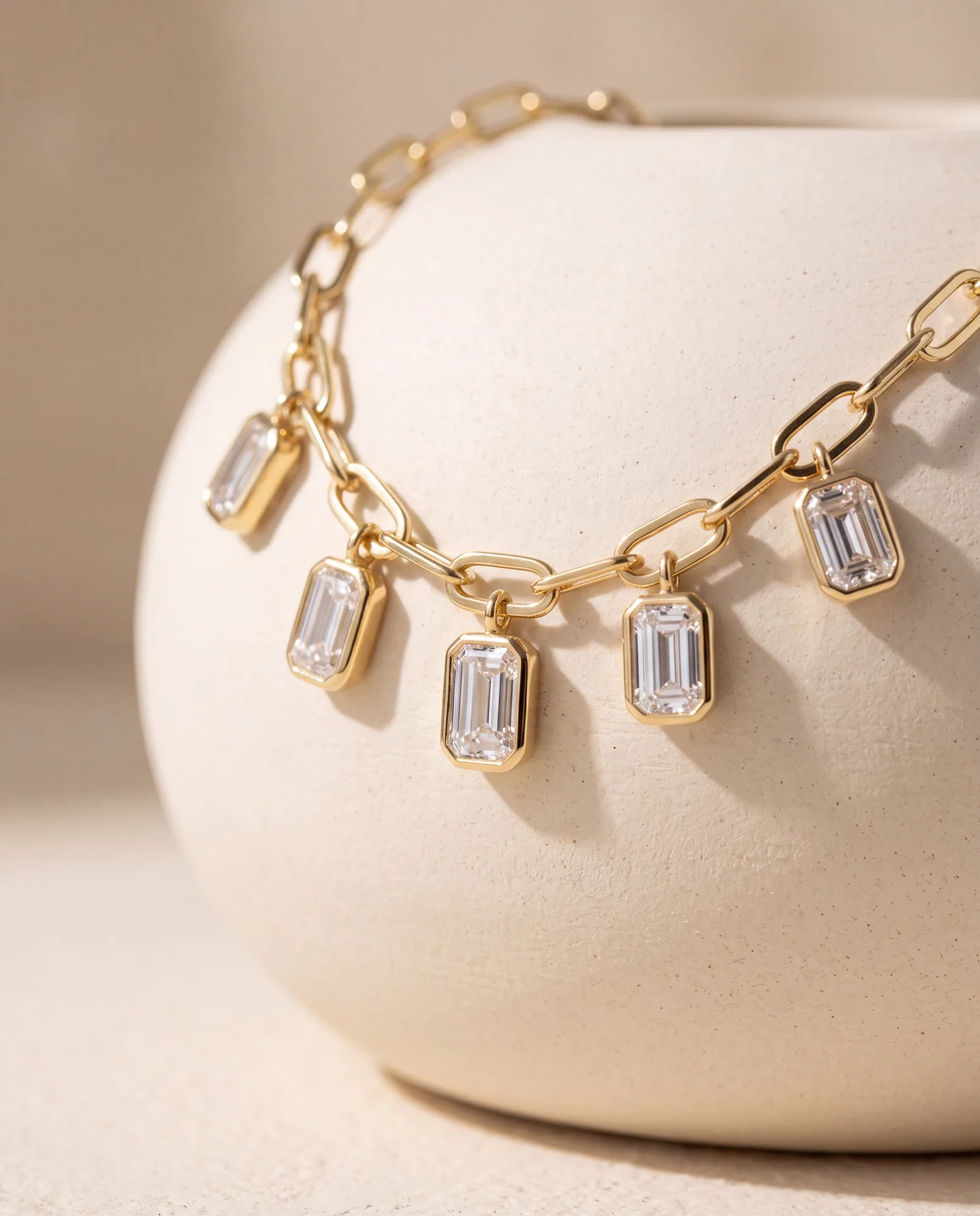 Postscript, Emerald-Cut Charm Necklace in Yellow Gold, emerald, side profile