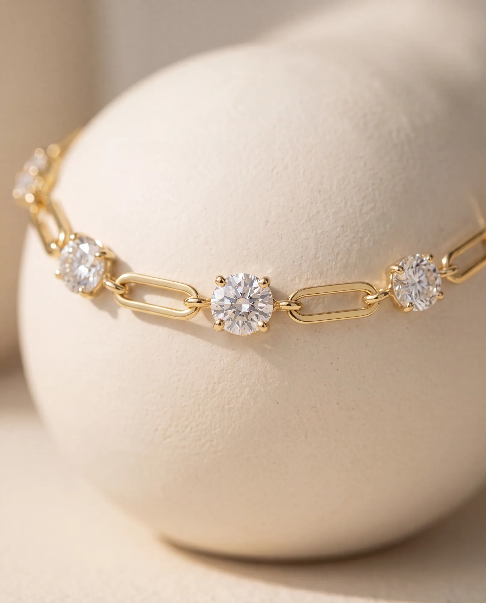 Reply, Paperclip Necklace in Yellow Gold, round, side profile
