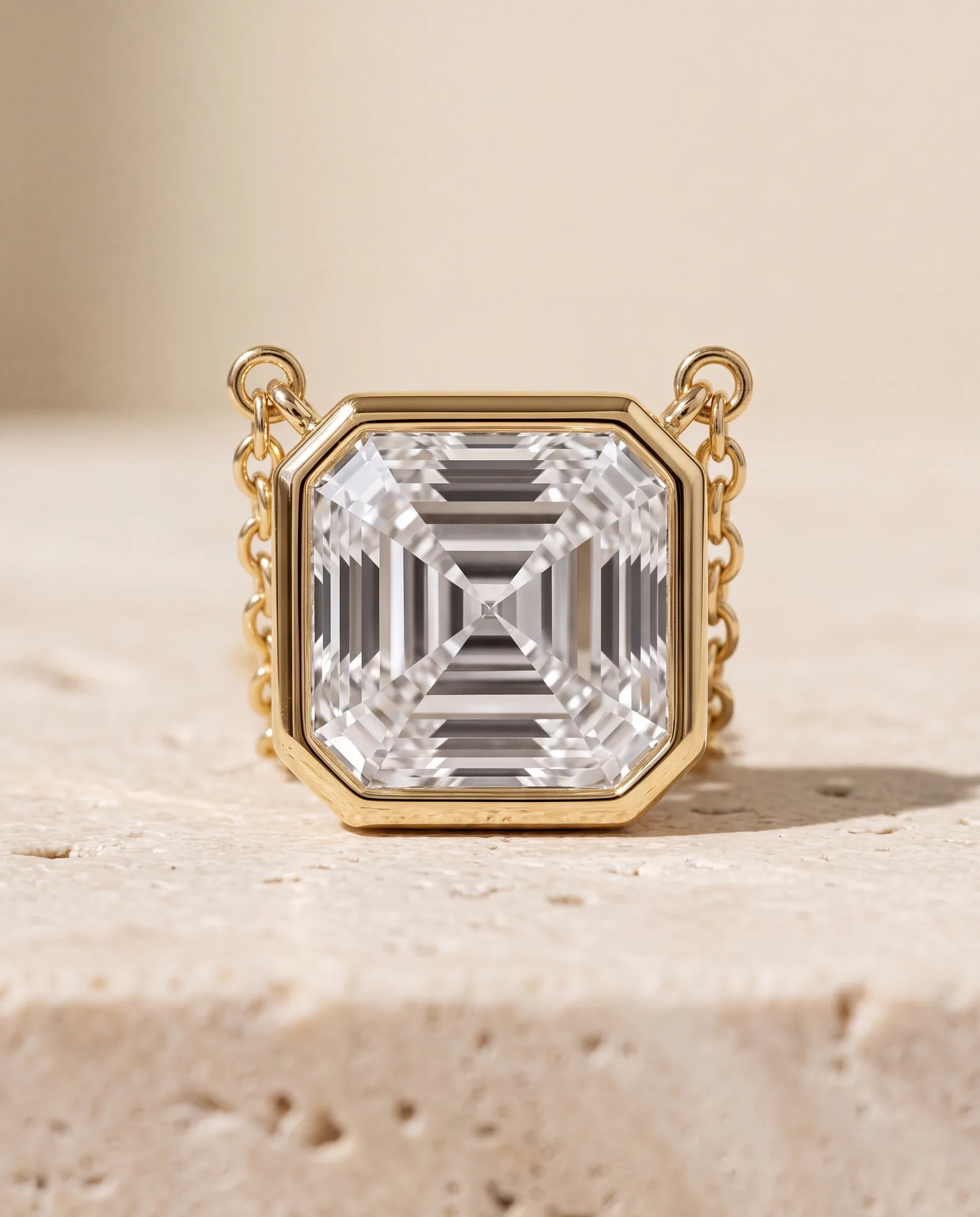 Halo Asscher, Asscher Bezel Pendant in Yellow Gold, asscher, side profile