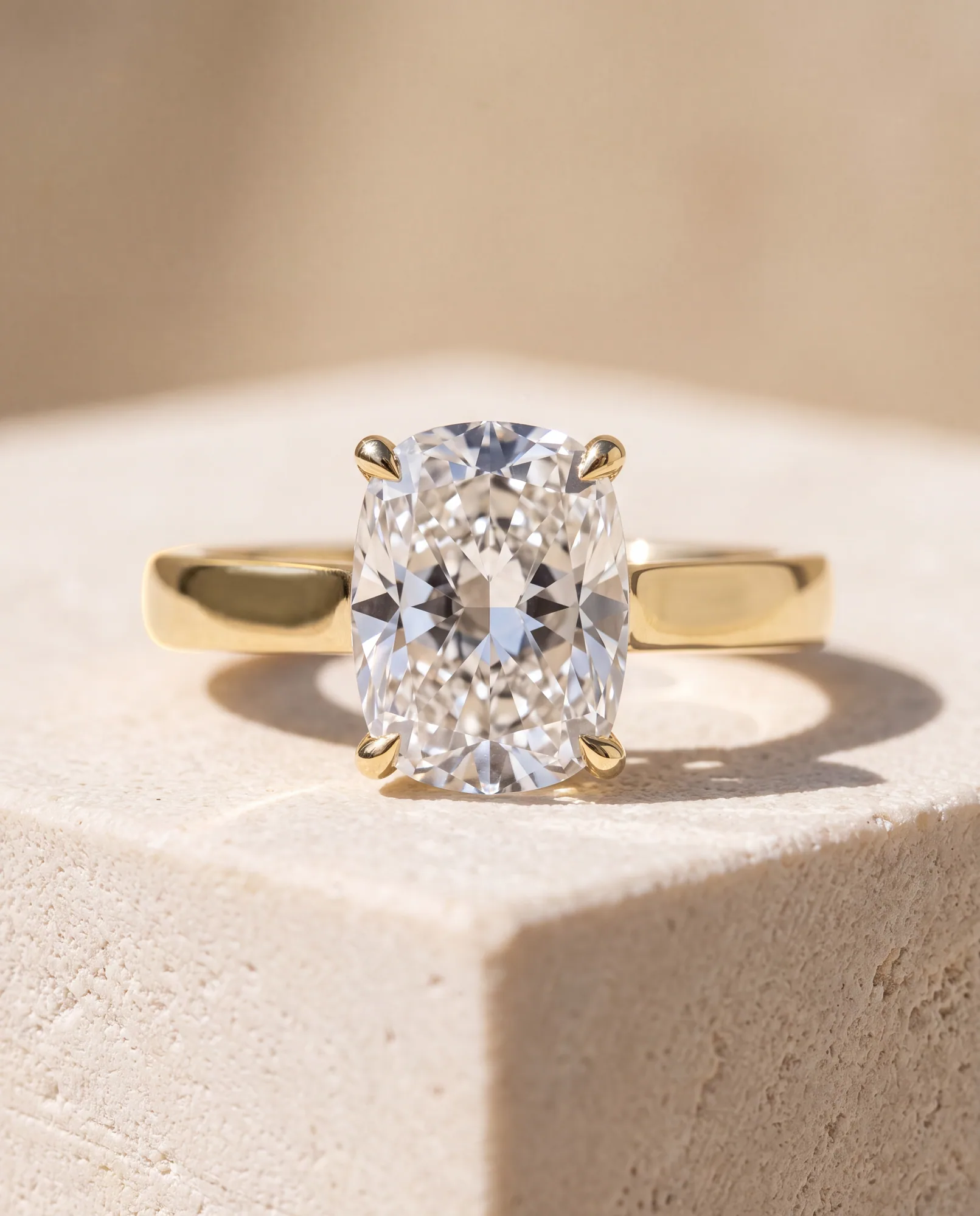 Softly, Cushion Solitaire in Yellow Gold, cushion