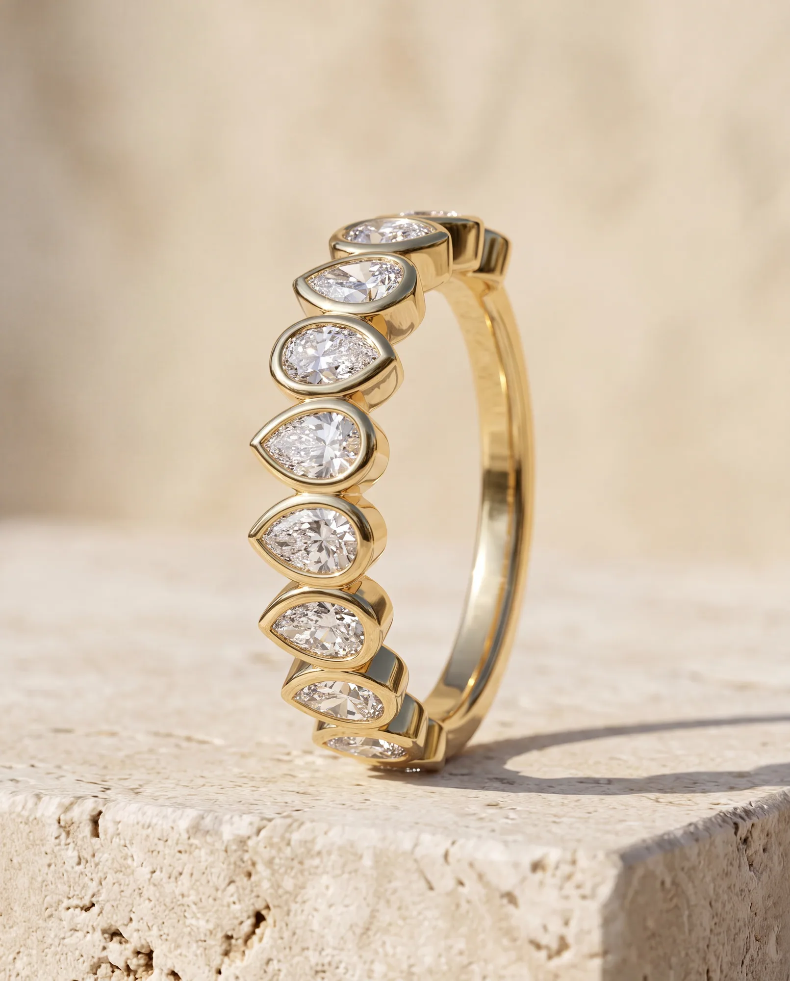 Pebble Pear Upright, Upright Pear Bezel Band in Yellow Gold, pear, side profile