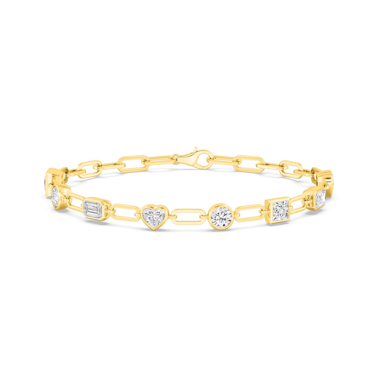 Letter Mixed Shapes, Mixed-Shape Paperclip Bracelet in Yellow Gold, mixed, studio photo