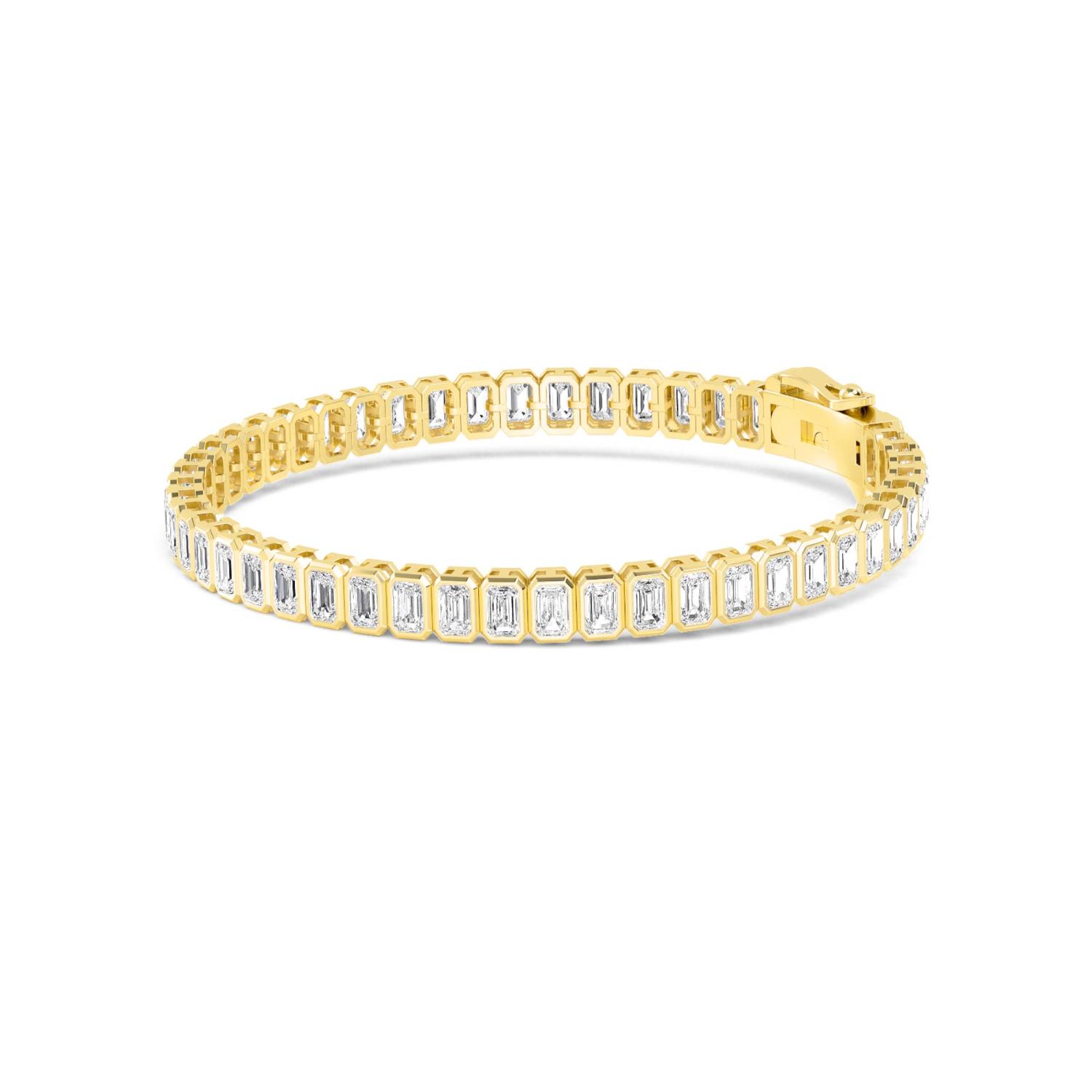 Gully, Emerald-Cut North-South Bezel Bracelet in Yellow Gold, emerald, plain background, alternate view