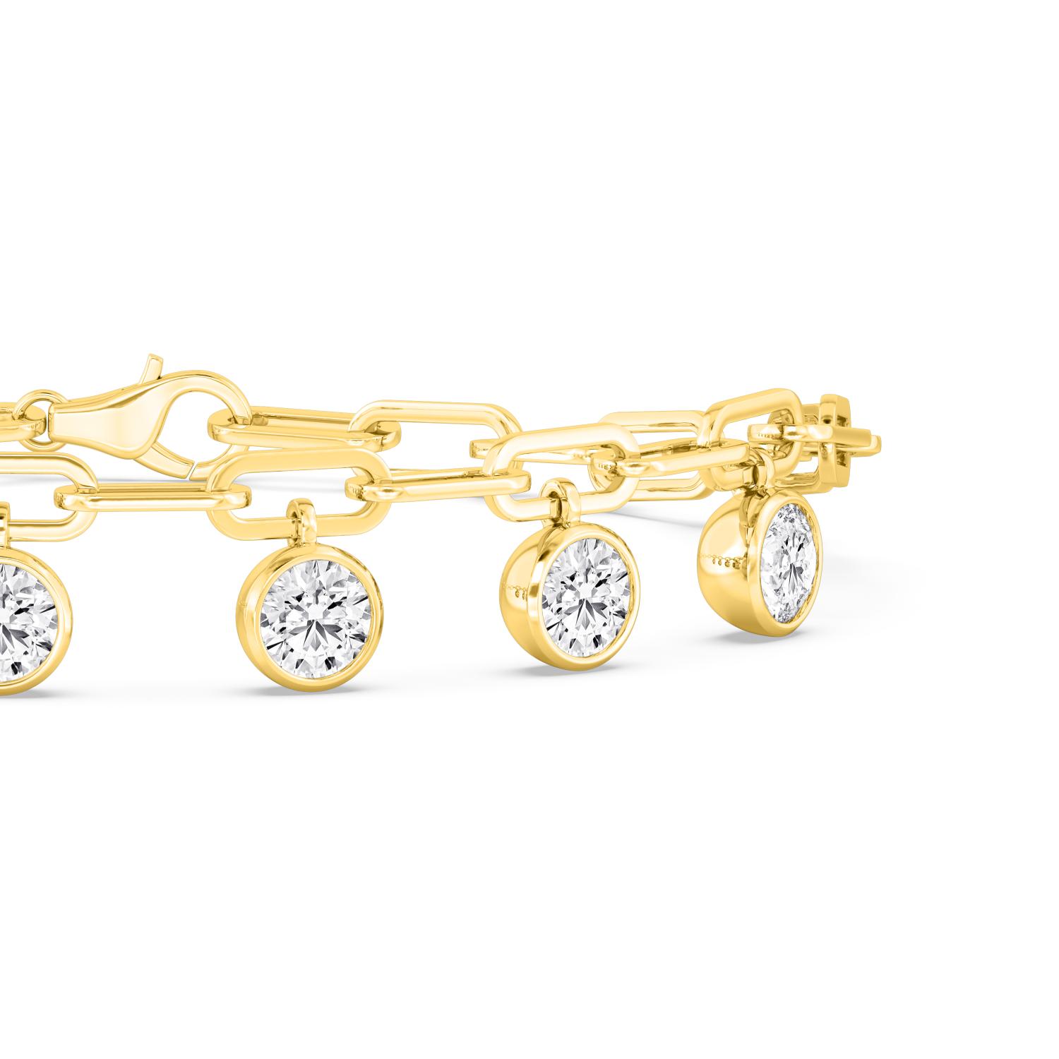 Letter Round, Round Drop Paperclip Bracelet in Yellow Gold, round, studio photo, alternate view