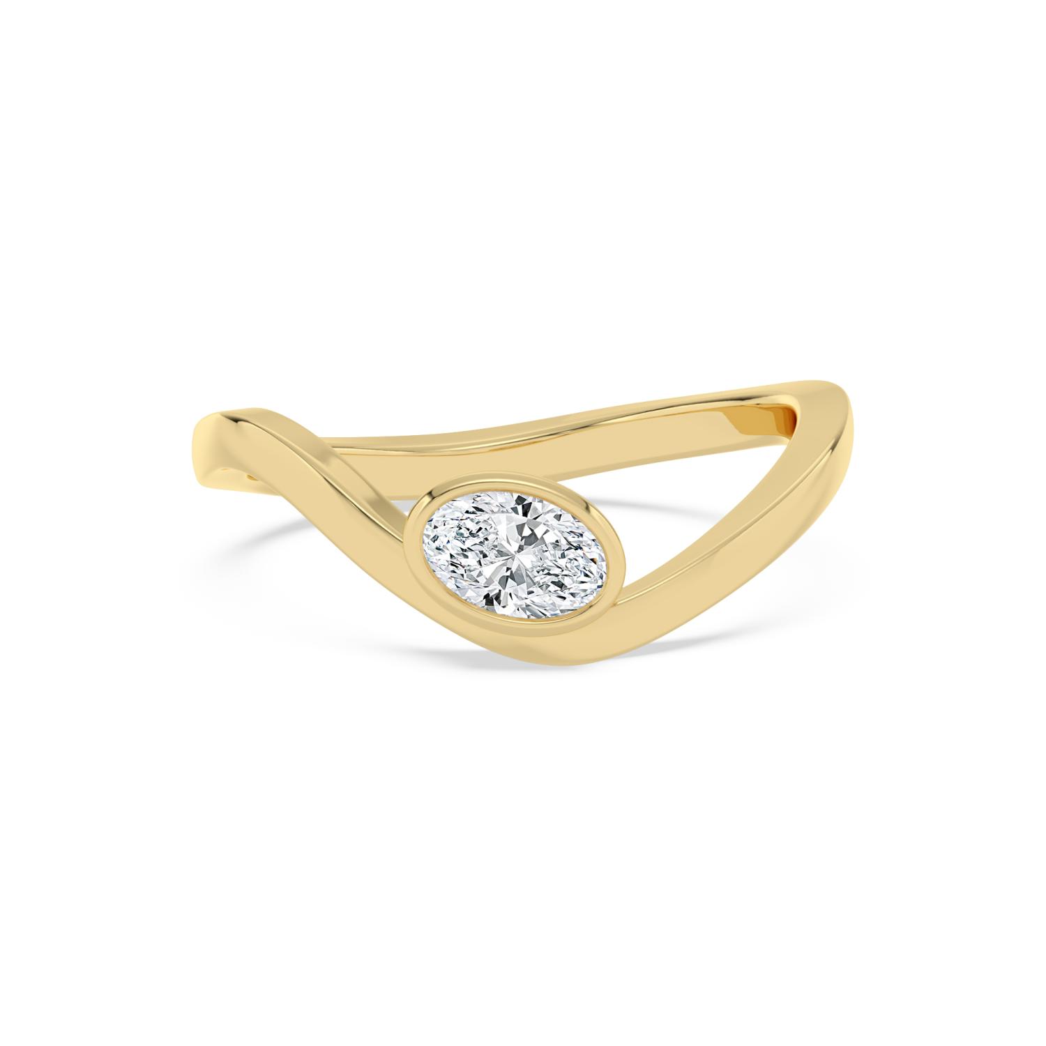 Fiorella, East-West Oval Bezel on a Curved Band in Yellow Gold, oval, plain background
